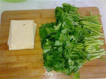 香菜干豆腐卷怎么做，香菜干豆腐卷怎么做好吃，香菜干豆腐卷做法