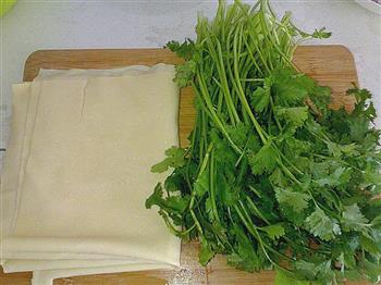 香菜干豆腐卷怎么做，香菜干豆腐卷怎么做好吃，香菜干豆腐卷做法