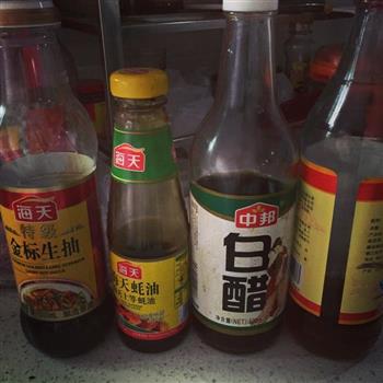 红烧虾怎么做，红烧虾怎么做好吃，红烧虾做法