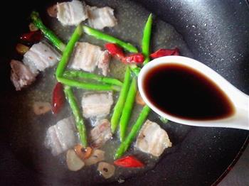 炒意面怎么做，炒意面怎么做好吃，炒意面做法