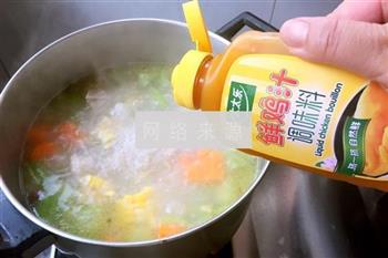 时蔬排骨汤怎么做，时蔬排骨汤怎么做好吃，时蔬排骨汤做法