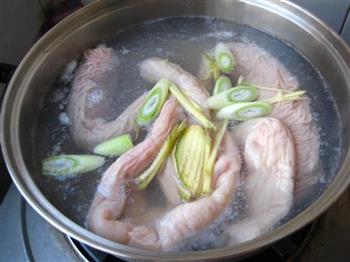 肥肠豆花怎么做，肥肠豆花怎么做好吃，肥肠豆花做法