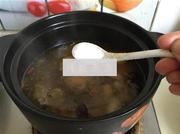黄芪红枣鸡汤怎么做，黄芪红枣鸡汤怎么做好吃，黄芪红枣鸡汤做法