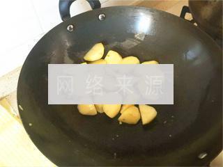 青蟹土豆汤怎么做，青蟹土豆汤怎么做好吃，青蟹土豆汤做法