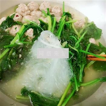 菠菜肉丸粉丝汤怎么做，菠菜肉丸粉丝汤怎么做好吃，菠菜肉丸粉丝汤做法