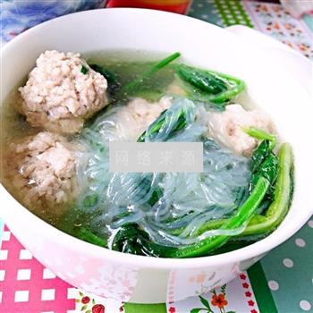 菠菜肉丸粉丝汤怎么做，菠菜肉丸粉丝汤怎么做好吃，菠菜肉丸粉丝汤做法