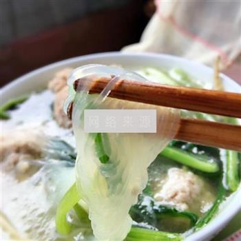菠菜肉丸粉丝汤怎么做，菠菜肉丸粉丝汤怎么做好吃，菠菜肉丸粉丝汤做法