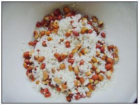 红豆糯米怎么做，红豆糯米怎么做好吃，红豆糯米做法