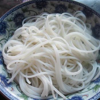 辣椒瘦肉粉怎么做，辣椒瘦肉粉怎么做好吃，辣椒瘦肉粉做法