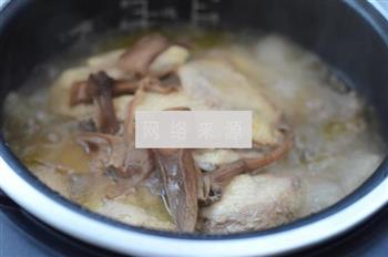 松茸煲鸡汤怎么做，松茸煲鸡汤怎么做好吃，松茸煲鸡汤做法