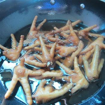 过油鸡爪怎么做，过油鸡爪怎么做好吃，过油鸡爪做法