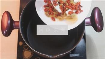 天麻鱼头汤怎么做，天麻鱼头汤怎么做好吃，天麻鱼头汤做法