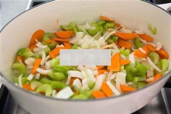 花椰菜奶酪汤怎么做，花椰菜奶酪汤怎么做好吃，花椰菜奶酪汤做法