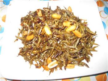 麻辣花生抄小银鱼怎么做，麻辣花生抄小银鱼怎么做好吃，麻辣花生抄小银鱼做法