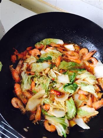 白菜炒大虾怎么做，白菜炒大虾怎么做好吃，白菜炒大虾做法