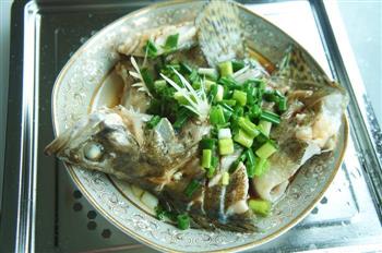 葱油桂鱼怎么做，葱油桂鱼怎么做好吃，葱油桂鱼做法
