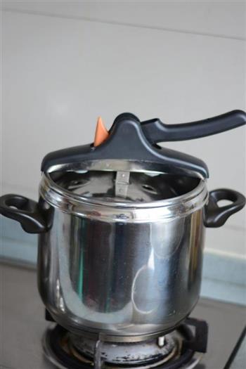 松茸鸽子汤怎么做，松茸鸽子汤怎么做好吃，松茸鸽子汤做法
