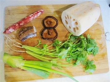 莲藕饼怎么做，莲藕饼怎么做好吃，莲藕饼做法
