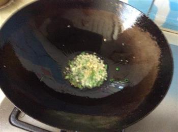 虾仁炒毛豆米怎么做，虾仁炒毛豆米怎么做好吃，虾仁炒毛豆米做法