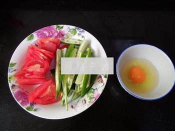 秋葵番茄蛋汤怎么做，秋葵番茄蛋汤怎么做好吃，秋葵番茄蛋汤做法