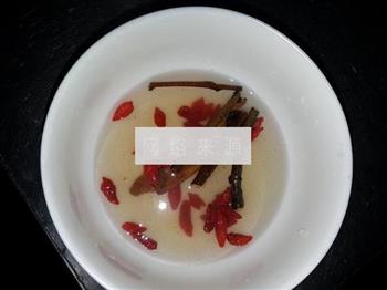 鲈鱼汤怎么做，鲈鱼汤怎么做好吃，鲈鱼汤做法