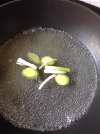 葱油大虾金针菇怎么做，葱油大虾金针菇怎么做好吃，葱油大虾金针菇做法