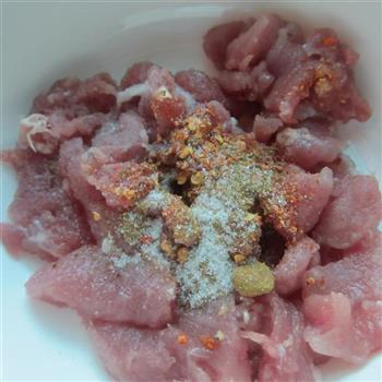 烤牙签肉怎么做，烤牙签肉怎么做好吃，烤牙签肉做法
