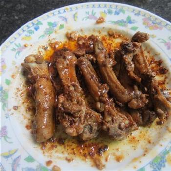 烤鸭骨怎么做，烤鸭骨怎么做好吃，烤鸭骨做法