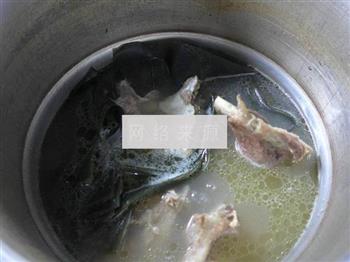 海带肉骨汤怎么做，海带肉骨汤怎么做好吃，海带肉骨汤做法