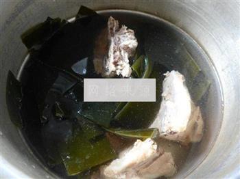 海带肉骨汤怎么做，海带肉骨汤怎么做好吃，海带肉骨汤做法