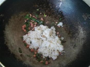 花朵蛋包饭怎么做，花朵蛋包饭怎么做好吃，花朵蛋包饭做法