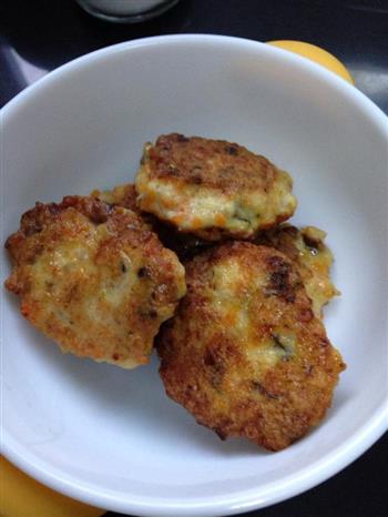 胡萝卜香菇虾饼怎么做，胡萝卜香菇虾饼怎么做好吃，胡萝卜香菇虾饼做法
