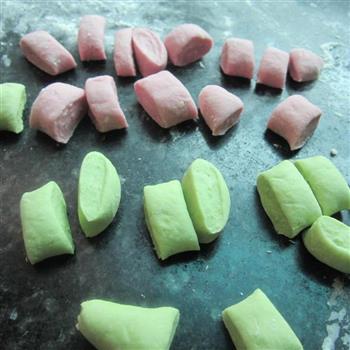双色煎饼怎么做，双色煎饼怎么做好吃，双色煎饼做法