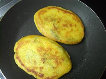 杂粮茴香贴饼子怎么做，杂粮茴香贴饼子怎么做好吃，杂粮茴香贴饼子做法
