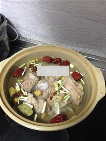 萝卜骨头汤怎么做，萝卜骨头汤怎么做好吃，萝卜骨头汤做法