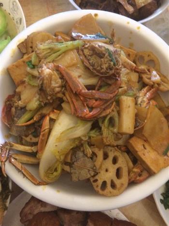 干锅螃蟹怎么做，干锅螃蟹怎么做好吃，干锅螃蟹做法