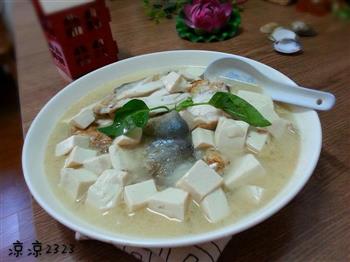 豆腐鱼头汤怎么做，豆腐鱼头汤怎么做好吃，豆腐鱼头汤做法