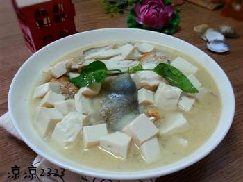豆腐鱼头汤怎么做，豆腐鱼头汤怎么做好吃，豆腐鱼头汤做法