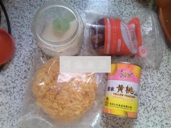 黄桃银耳汤怎么做，黄桃银耳汤怎么做好吃，黄桃银耳汤做法