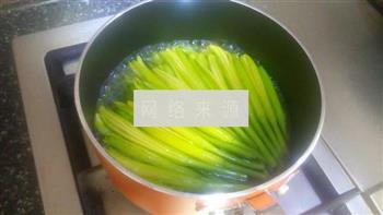 黄花菜汤怎么做，黄花菜汤怎么做好吃，黄花菜汤做法