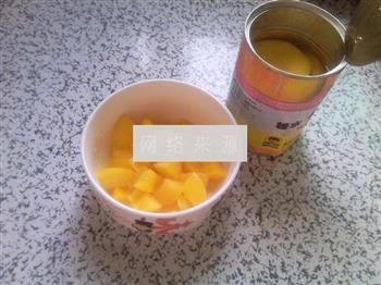 黄桃银耳汤怎么做，黄桃银耳汤怎么做好吃，黄桃银耳汤做法