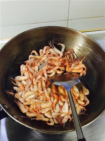 葱油小河虾怎么做，葱油小河虾怎么做好吃，葱油小河虾做法
