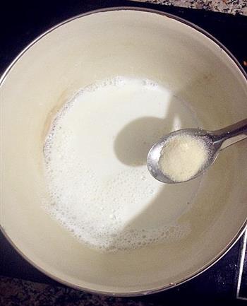 水果牛奶冻怎么做，水果牛奶冻怎么做好吃，水果牛奶冻做法