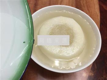 蜂蜜雪梨燕窝怎么做，蜂蜜雪梨燕窝怎么做好吃，蜂蜜雪梨燕窝做法