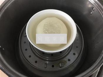 蜂蜜雪梨燕窝怎么做，蜂蜜雪梨燕窝怎么做好吃，蜂蜜雪梨燕窝做法