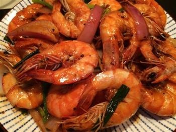 黑椒油焖大虾怎么做，黑椒油焖大虾怎么做好吃，黑椒油焖大虾做法