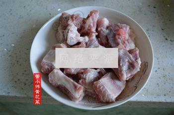 黄花土豆胡萝卜骨汤怎么做，黄花土豆胡萝卜骨汤怎么做好吃，黄花土豆胡萝卜骨汤做法