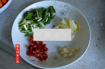 黄花土豆胡萝卜骨汤怎么做，黄花土豆胡萝卜骨汤怎么做好吃，黄花土豆胡萝卜骨汤做法