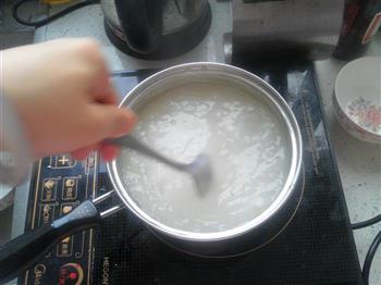 自制夏日刮凉粉怎么做，自制夏日刮凉粉怎么做好吃，自制夏日刮凉粉做法