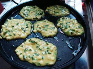 韭菜玉米煎饼怎么做，韭菜玉米煎饼怎么做好吃，韭菜玉米煎饼做法